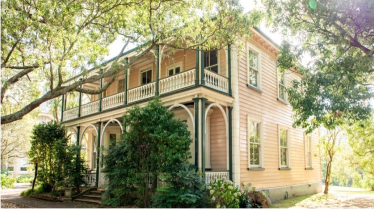 Languages Internationalの建物外観